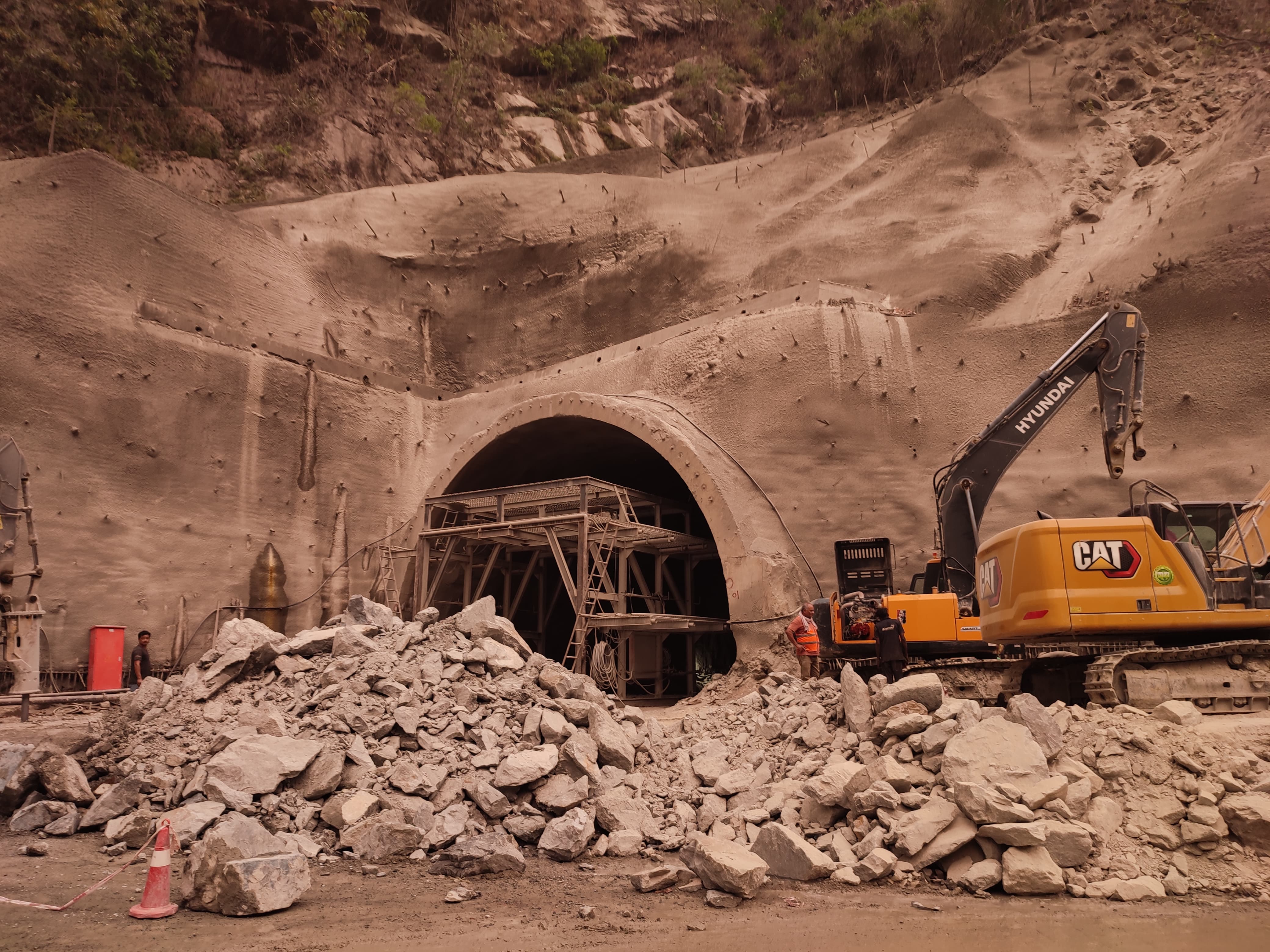 sidda baba tunnel (2).jpeg